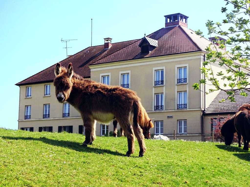 Отель Campanile Val De France Маньи-ле-Онгр Удобства фото
